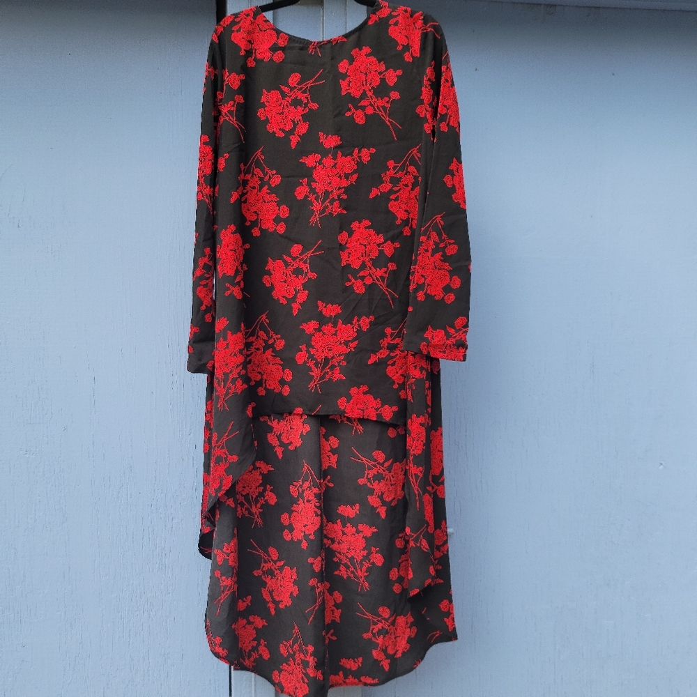 Red with Black Flowers Tunic Maxi in Back and Below the Waist in Front Size 12